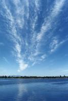 cirrus streaks above Zandvlei