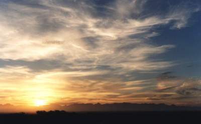 wide angle of dawn on cirrus