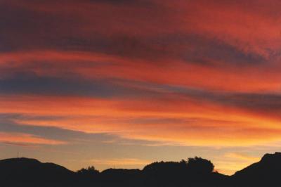 sunset spectacle on cirrus over Constantiaberg
